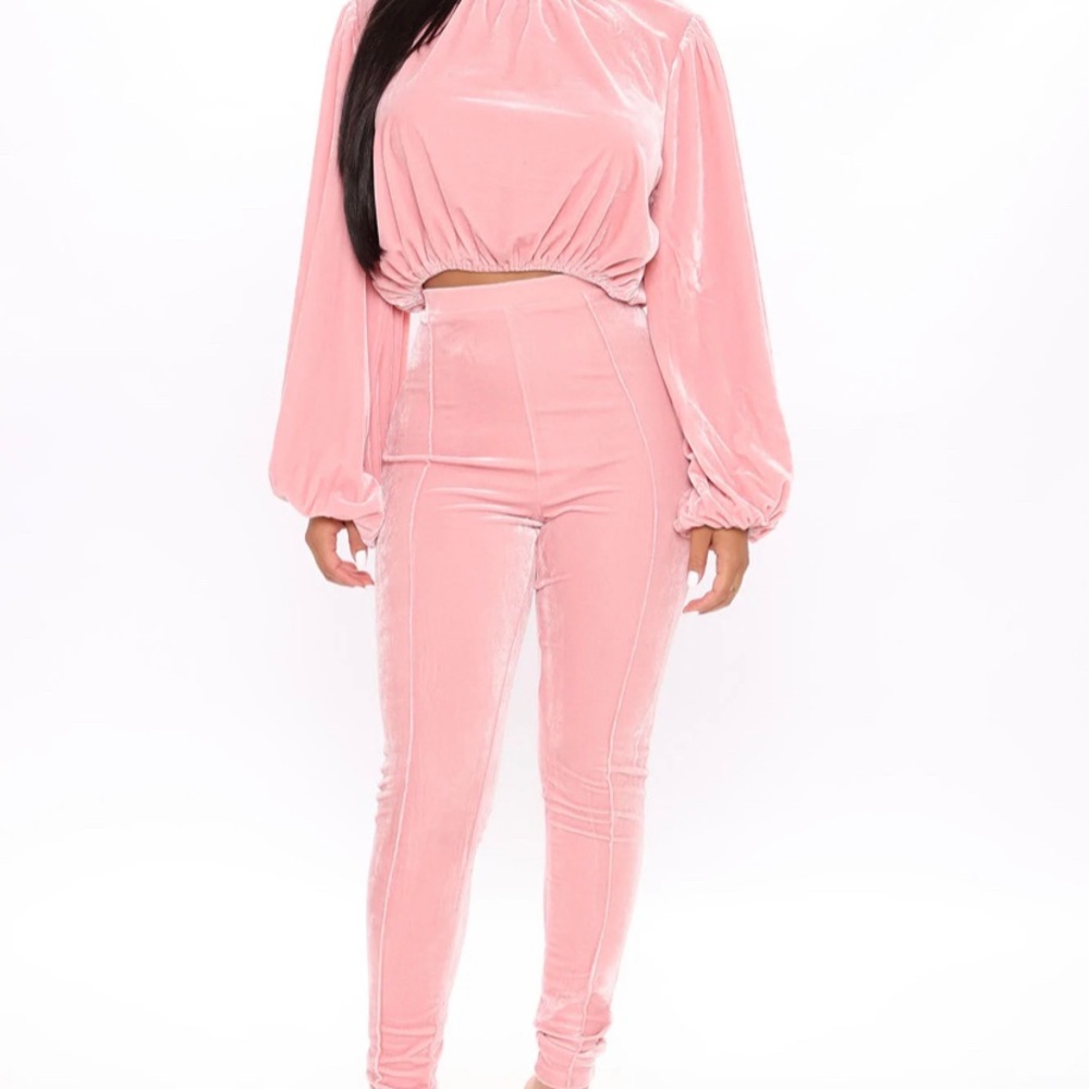 Fashion Nova Pink Velvet Set!